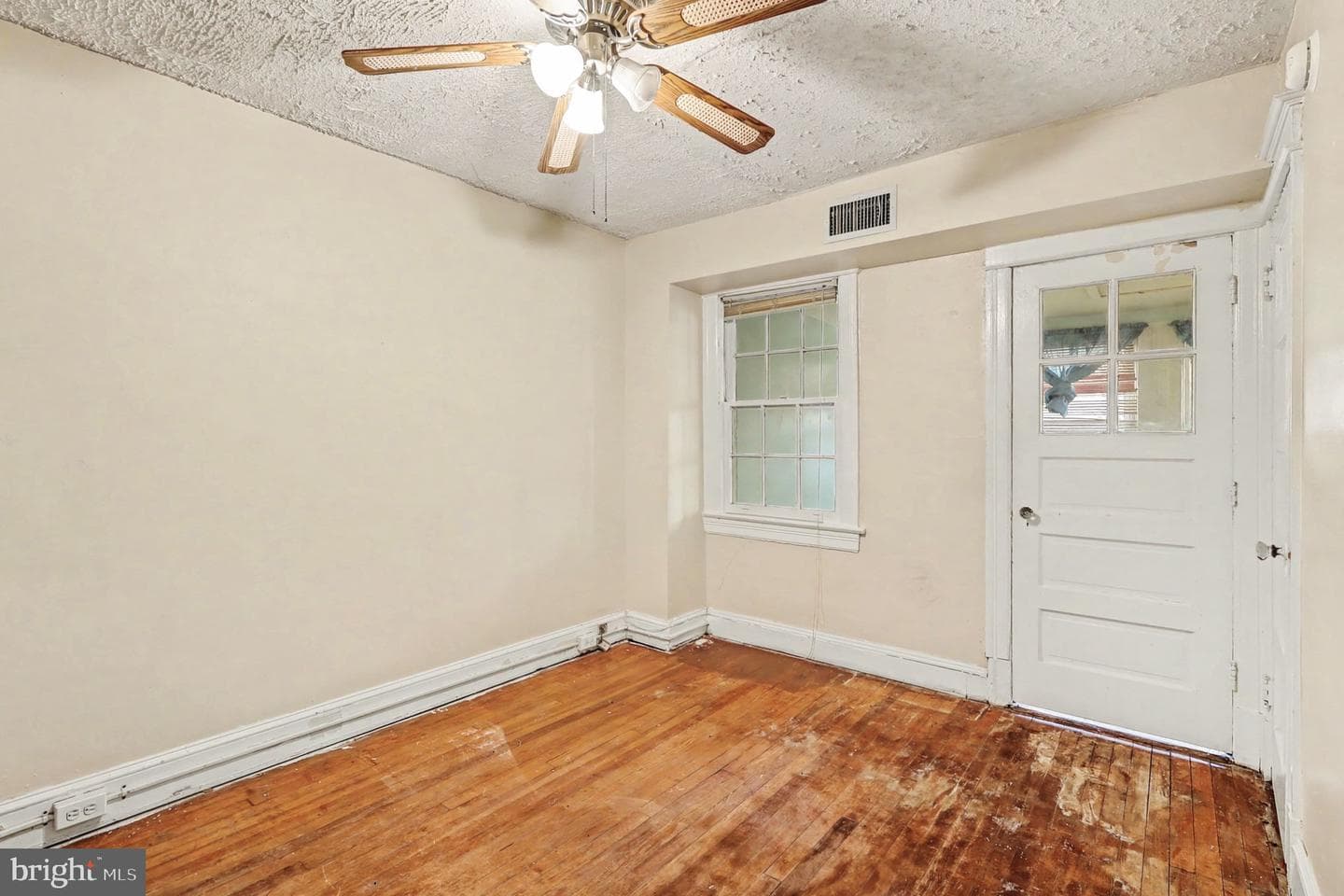 637 Hamilton Street NW photo 18