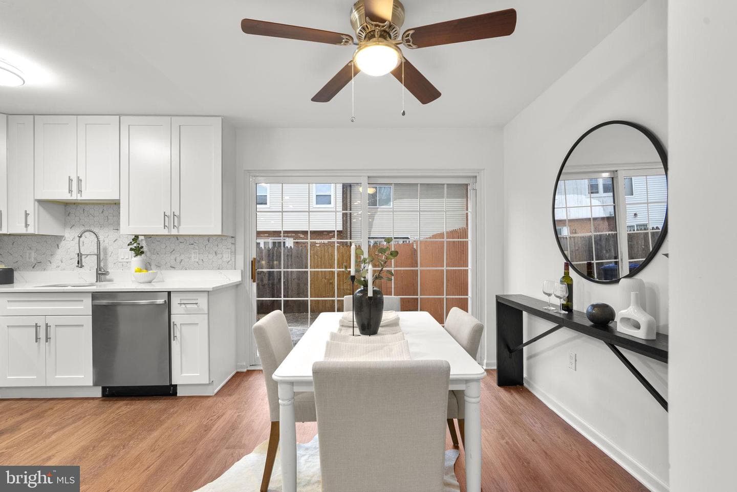 1266 Barnaby Terrace SE photo 13