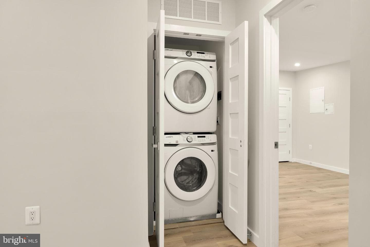 1516 Levis Street NE #1 photo 28