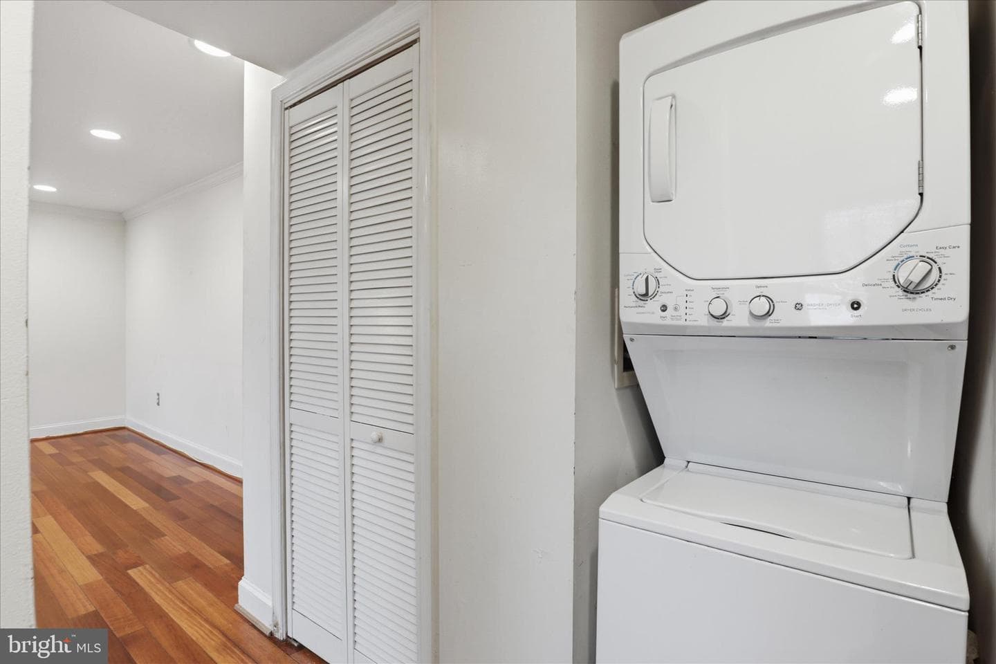 3866 9th Street SE #102 photo 7