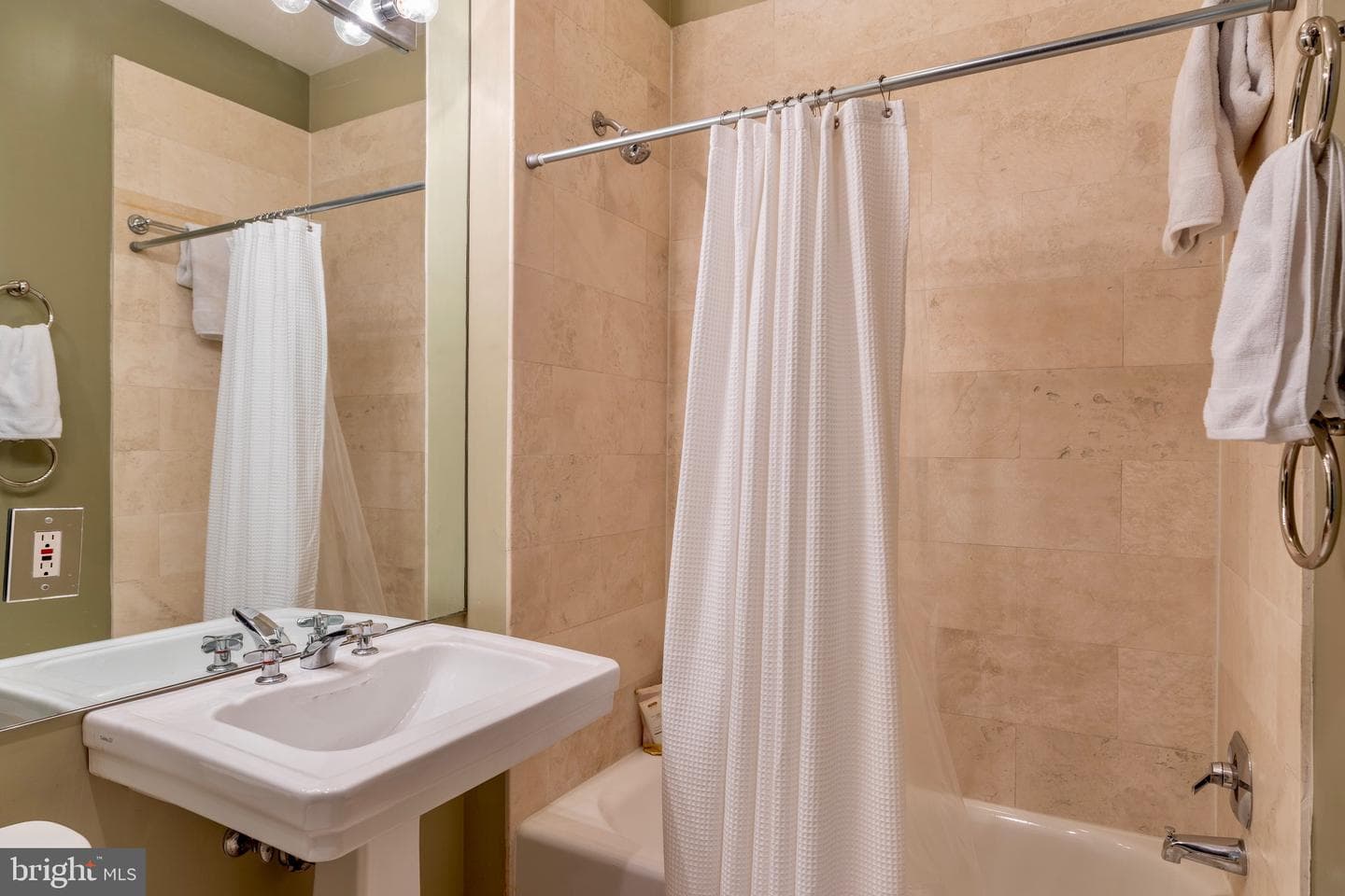 1741 Johnson Avenue NW #301 photo 20