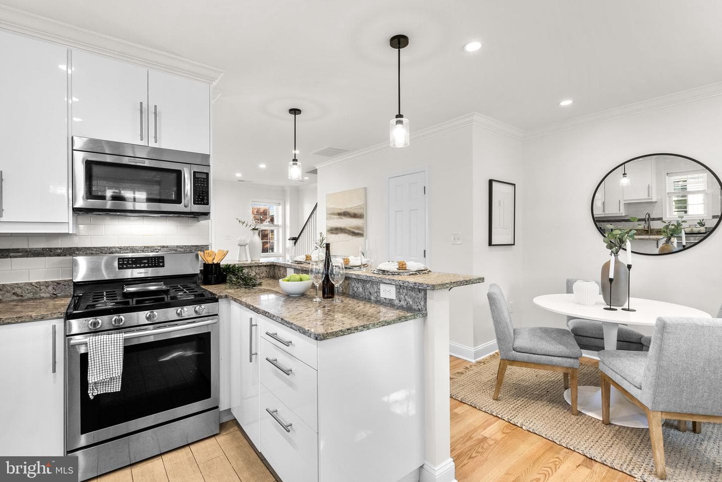 1201 Queen Street NE photo 12