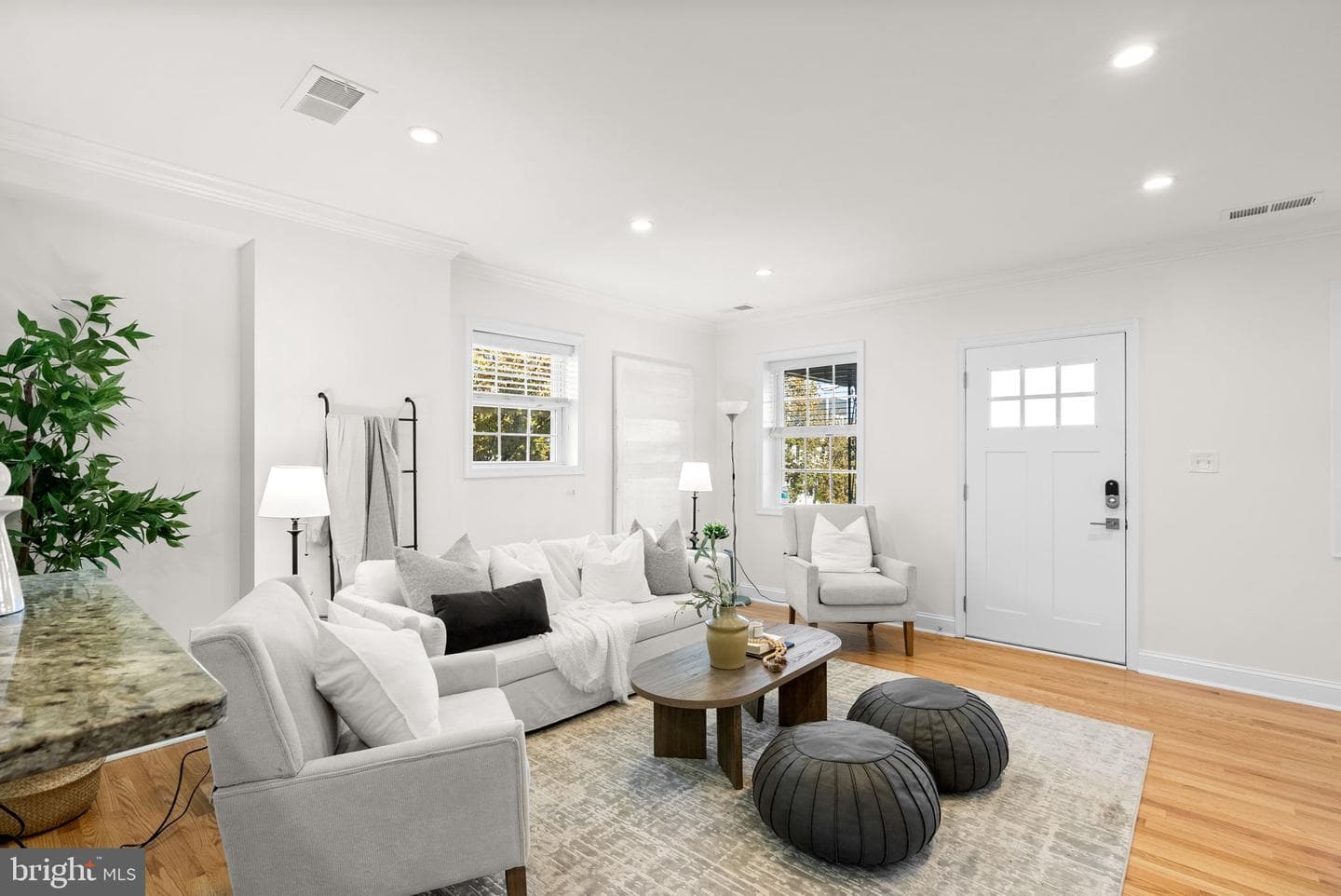 1201 Queen Street NE photo 5