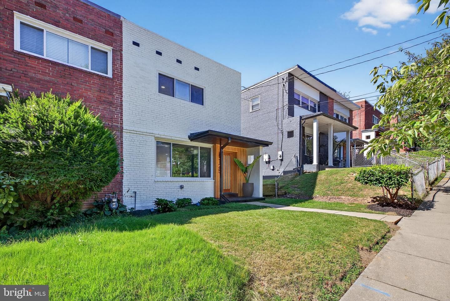 125 Urell Place NE photo 6