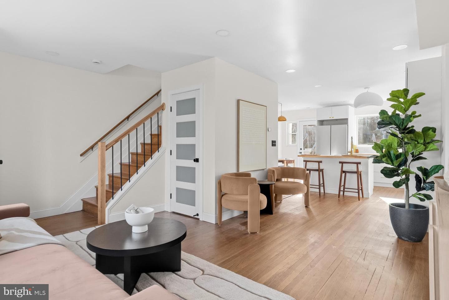 125 Urell Place NE photo 9