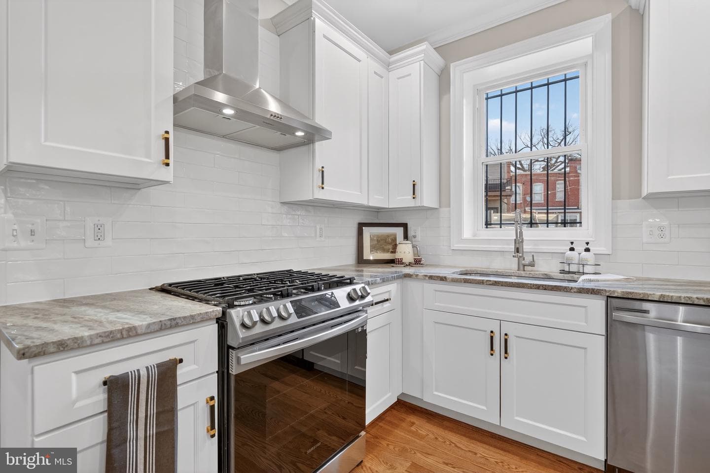 915 Hamilton Street NW photo 8