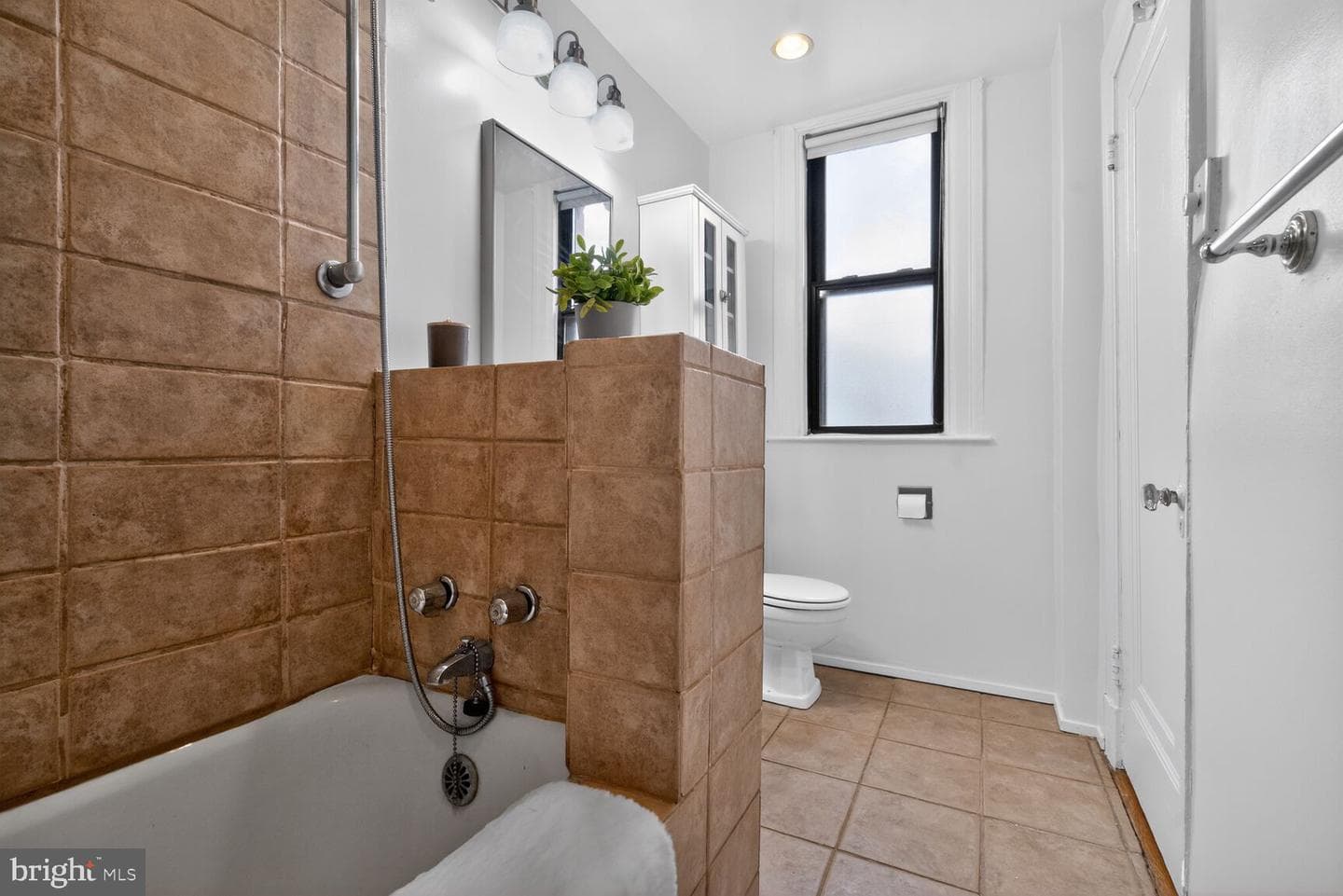 1915 16th Street NW #203 photo 16