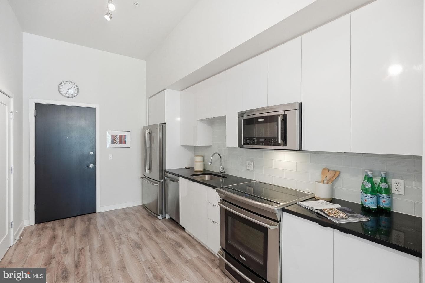 460 New York NW #205 photo 3