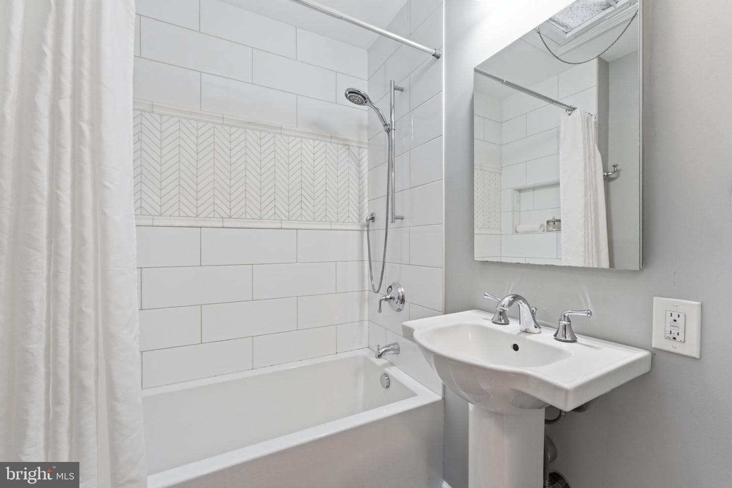 1764 Lyman Place NE photo 22