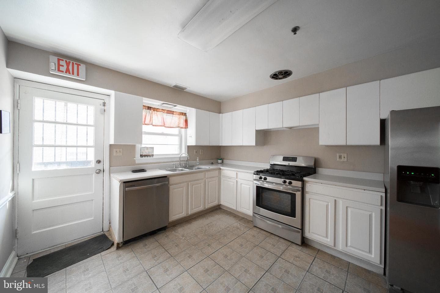 8020 Eastern Avenue NW photo 15