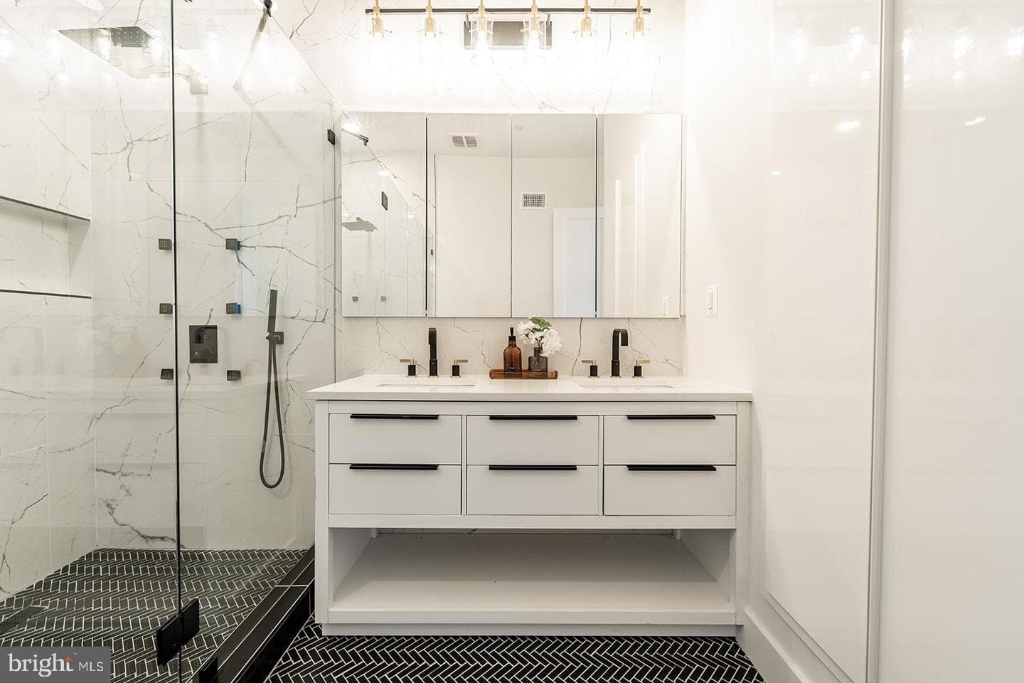 1215 Holbrook Terrace NE #2 photo 43