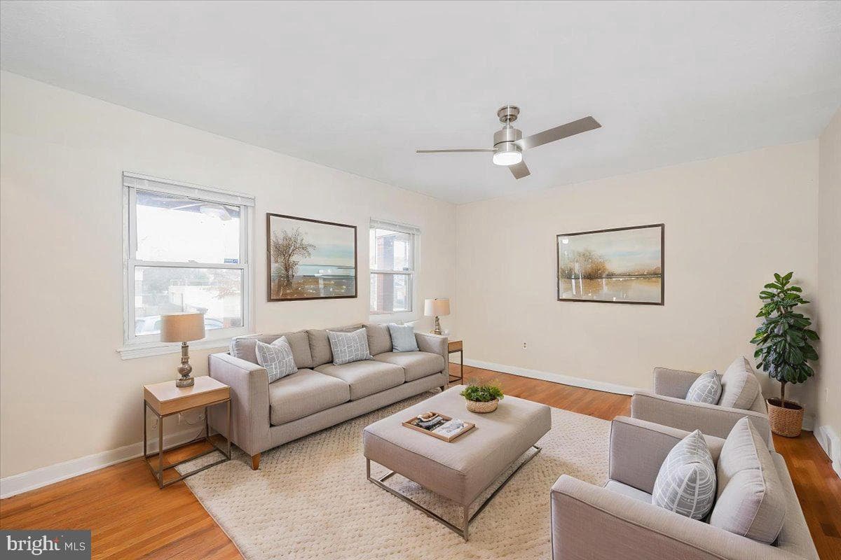 3446 Dix Street NE photo 8