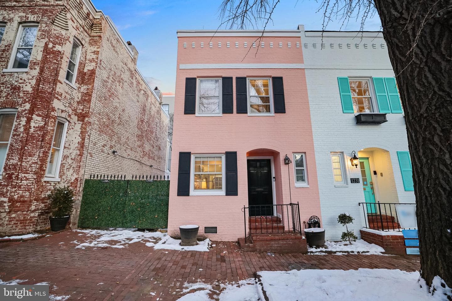 1233 Potomac Street NW photo 2
