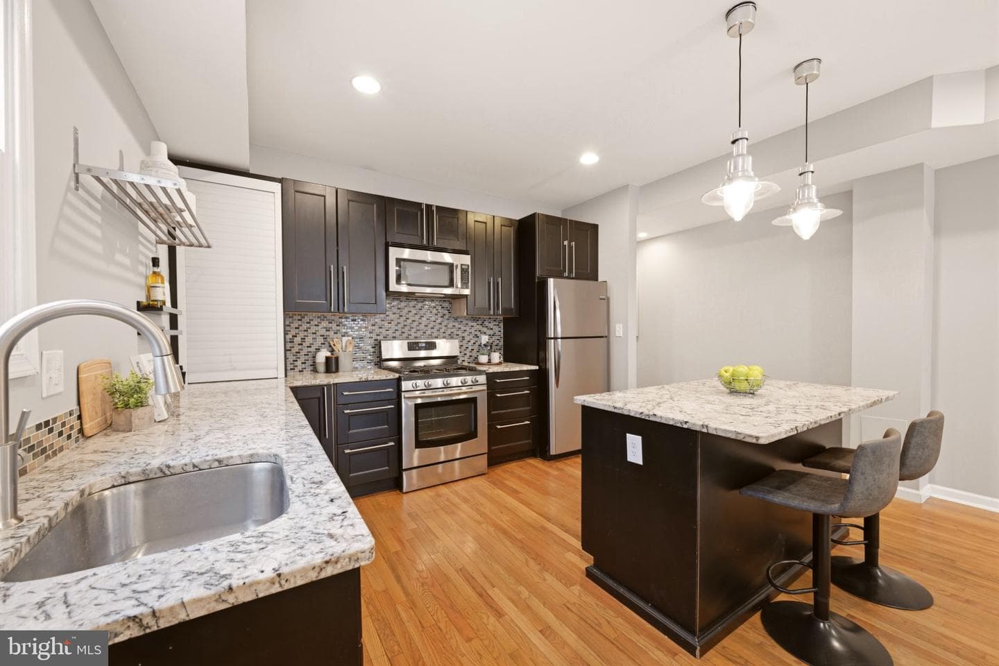 737 Morton Street NW photo 8