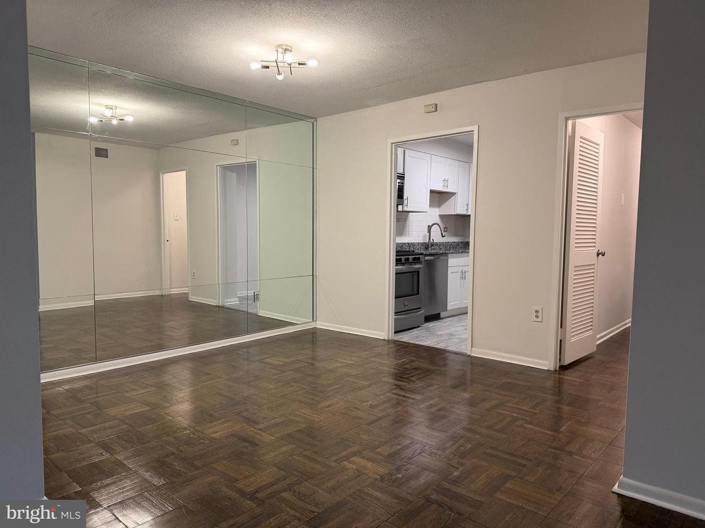 700 7th Street SW #406 photo 17