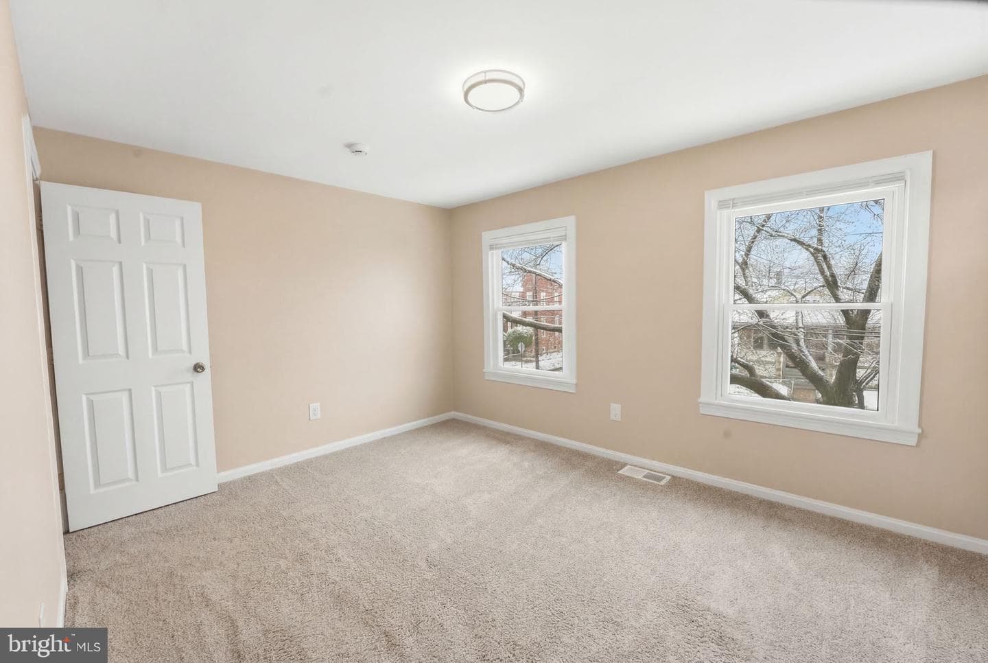 914 Savannah Street SE photo 23