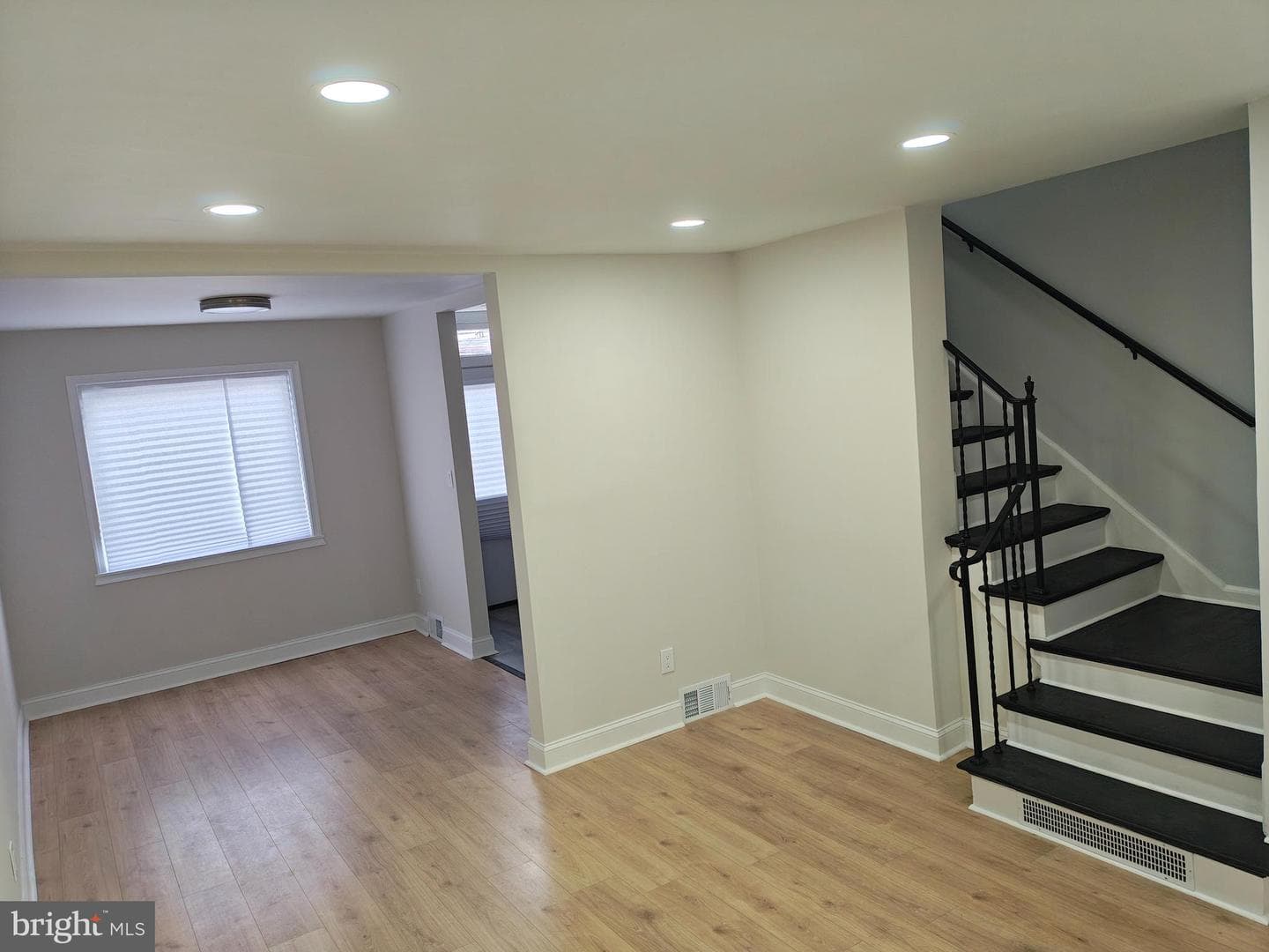 220 33rd Street NE photo 4