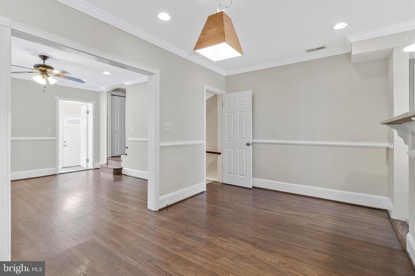 1264 Penn Street NE photo 7