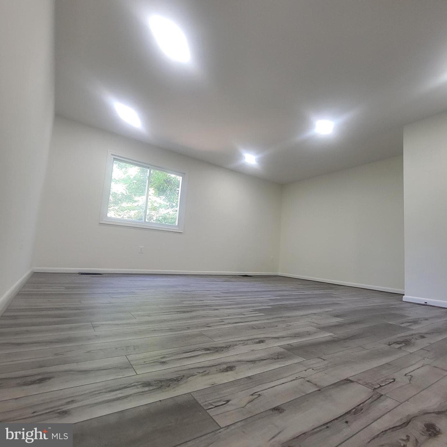 1126 Barnaby Terrace SE photo 25
