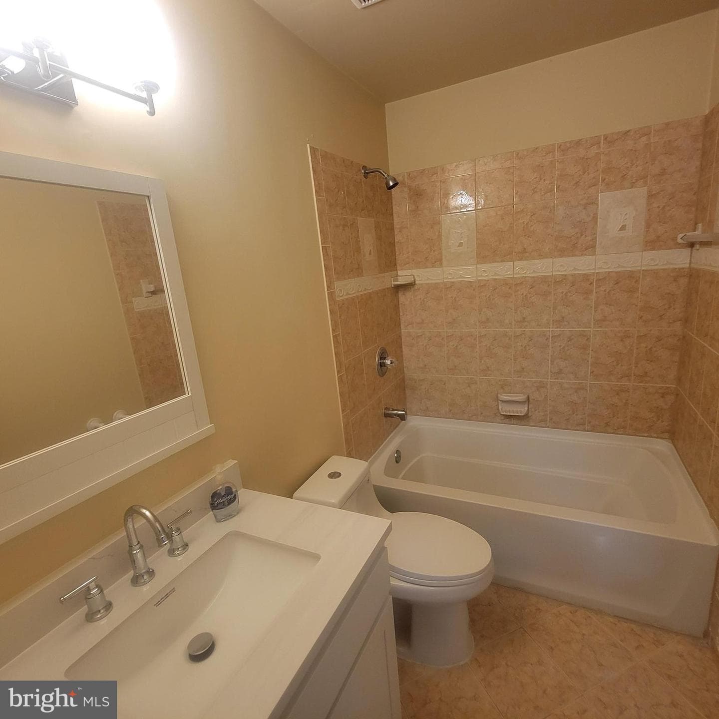 1126 Barnaby Terrace SE photo 34