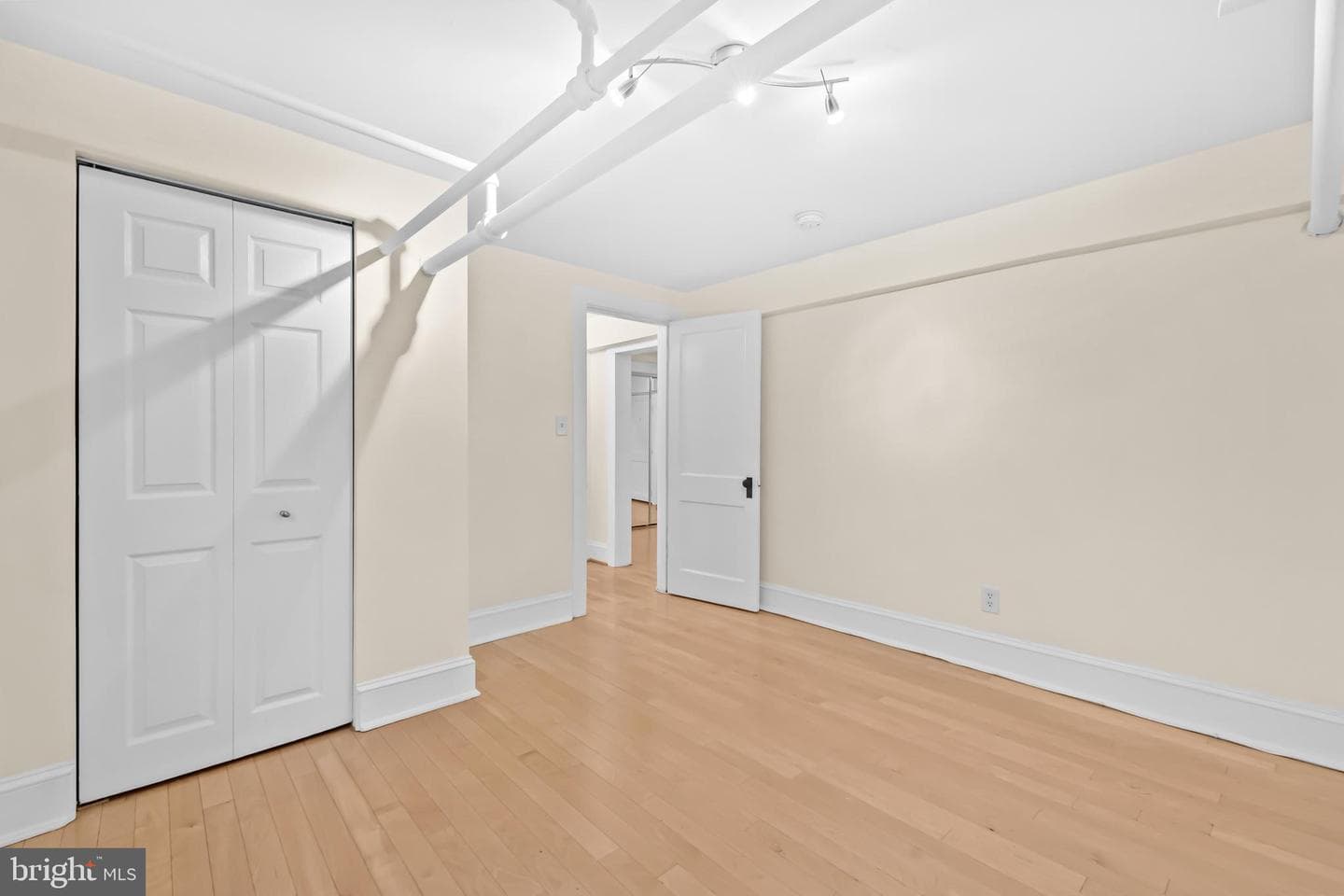 3001 Porter Street NW #100 photo 9