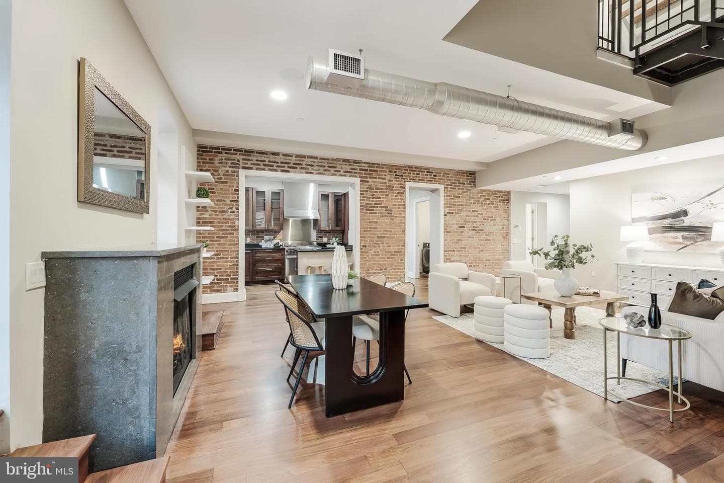 215 I Street NE #401 photo 3