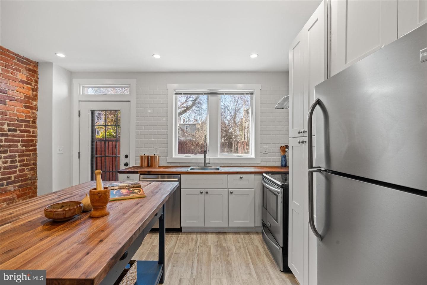 522 6th Street NE photo 12