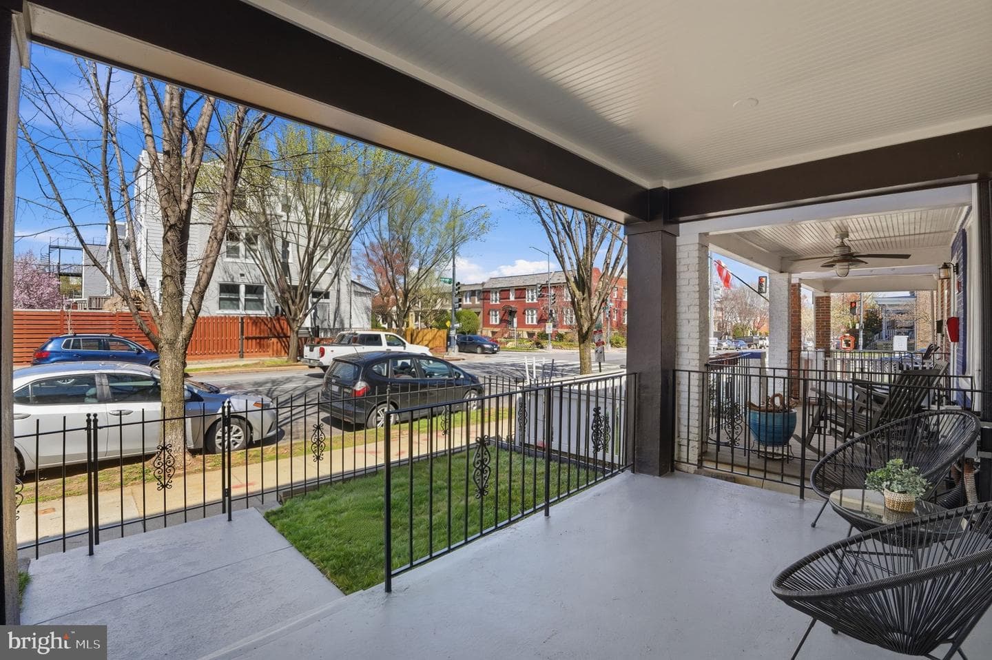 1739 Independence Avenue SE photo 2