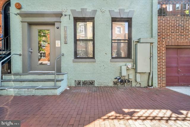 1620 Corcoran Street NW #b photo 3