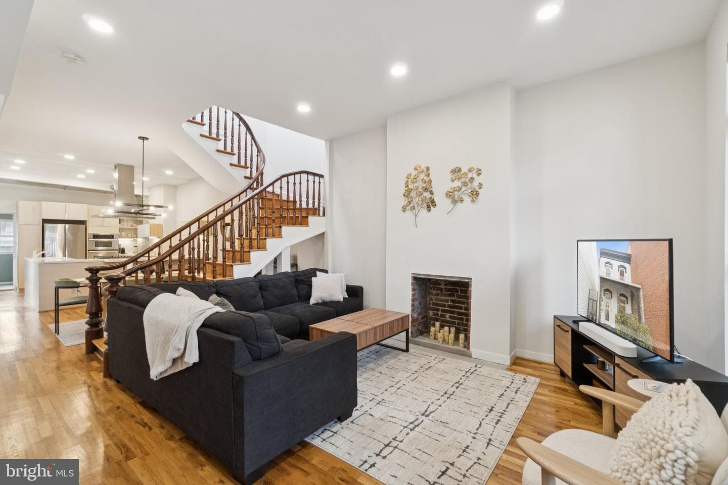 1514 6th Street NW photo 2