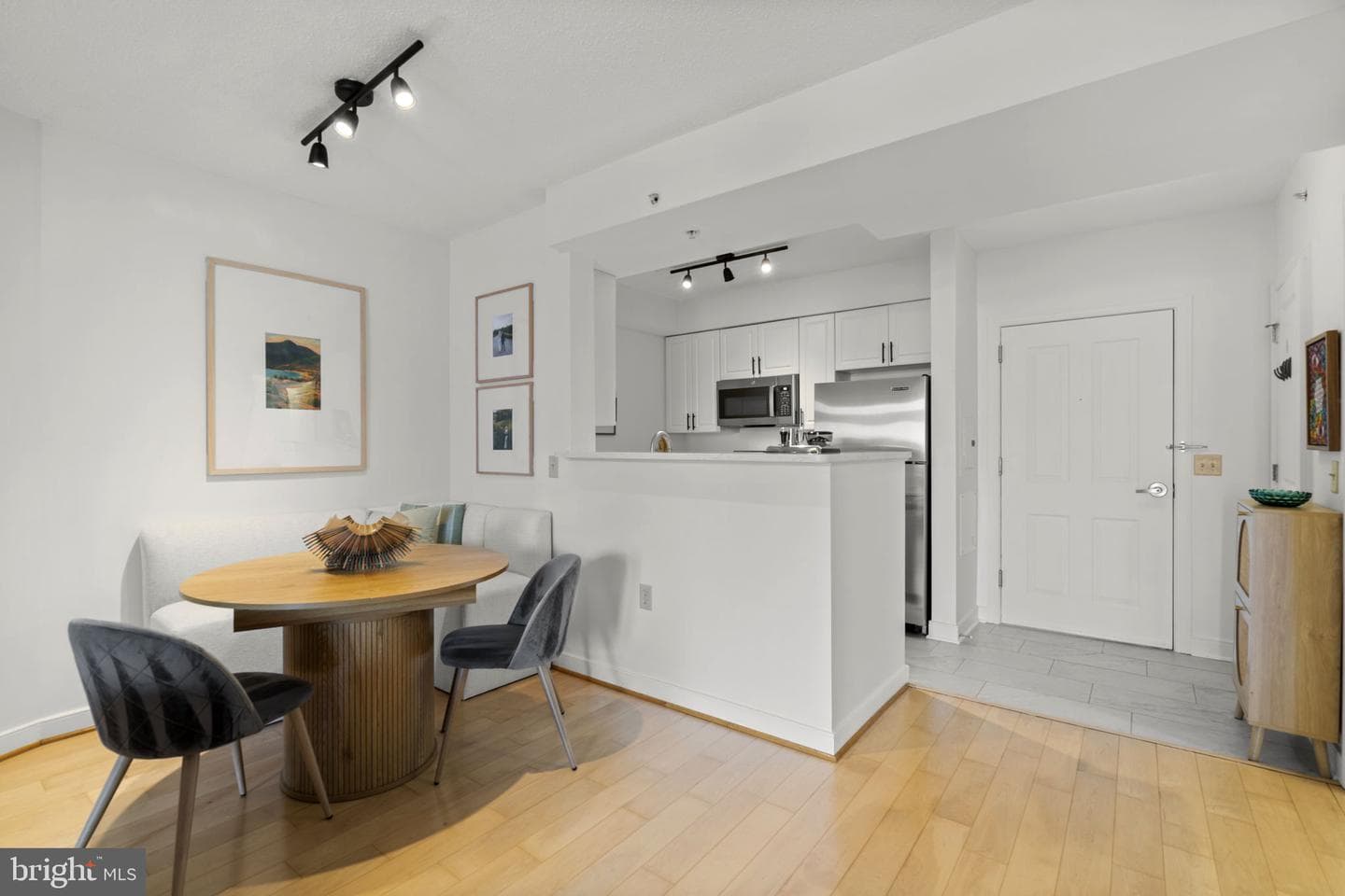 555 Massachusetts Avenue NW #616 photo 9