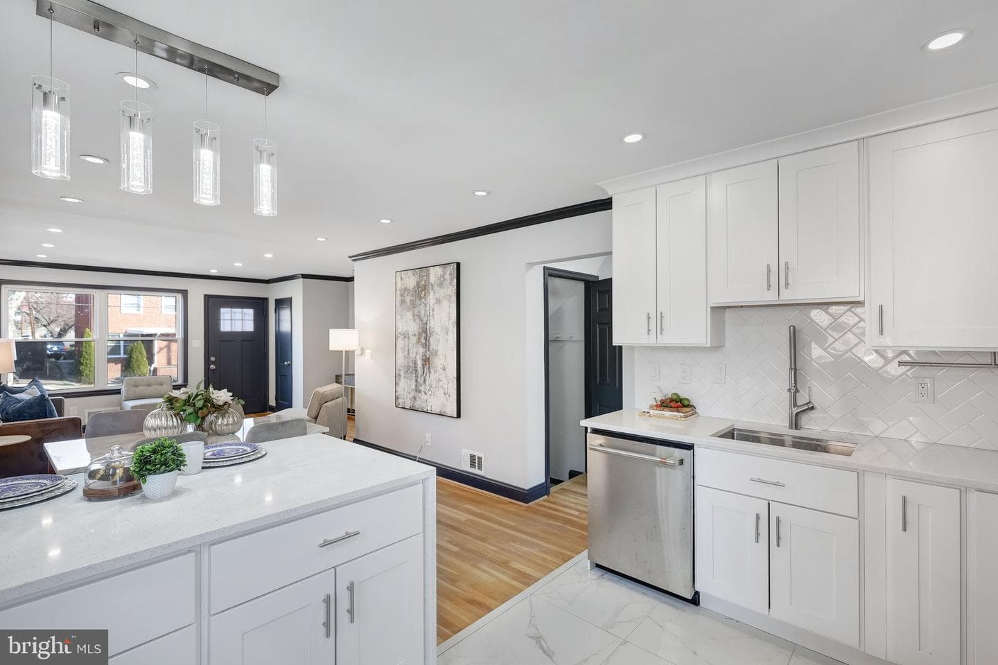 761 Kennedy Street NE photo 10