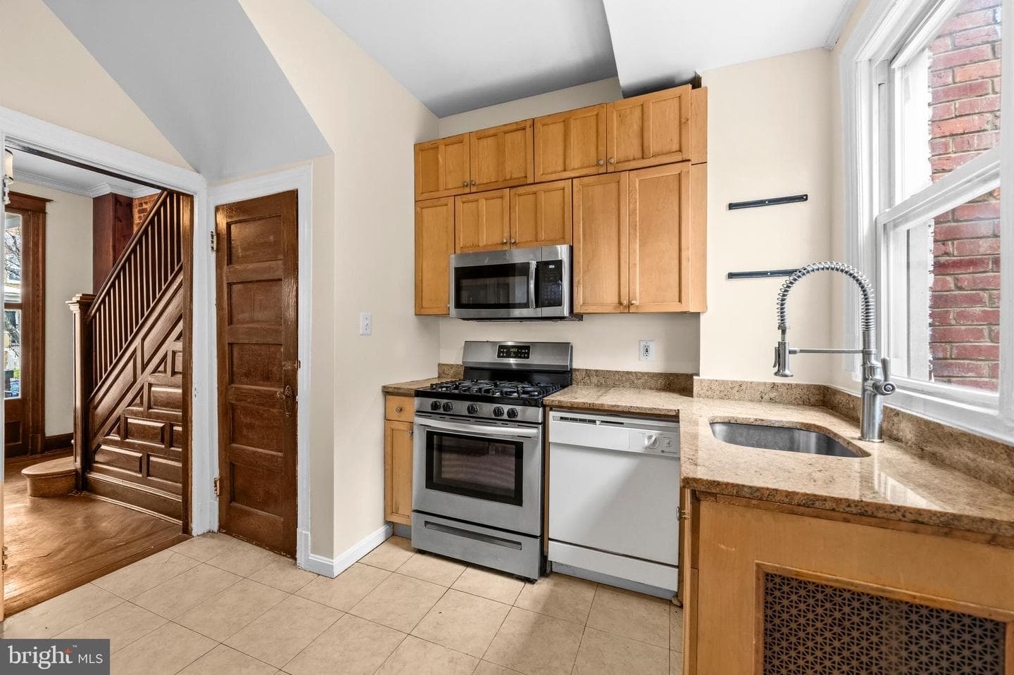 512 Quincy Street NW photo 17