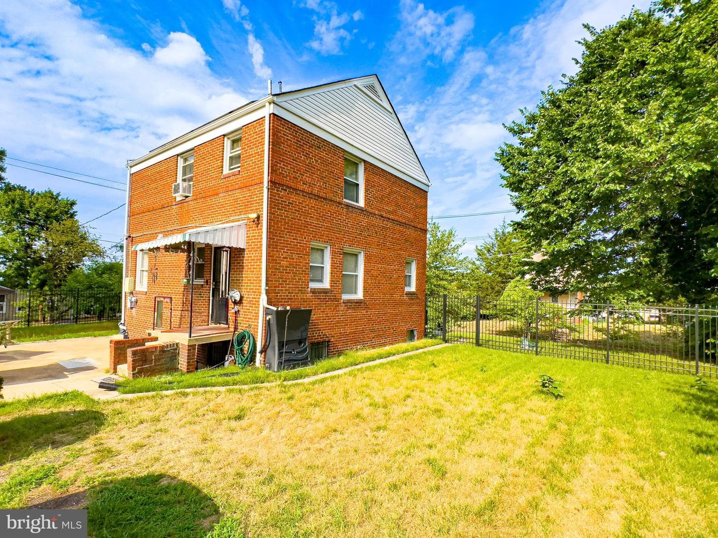 408 44th Street NE photo 9