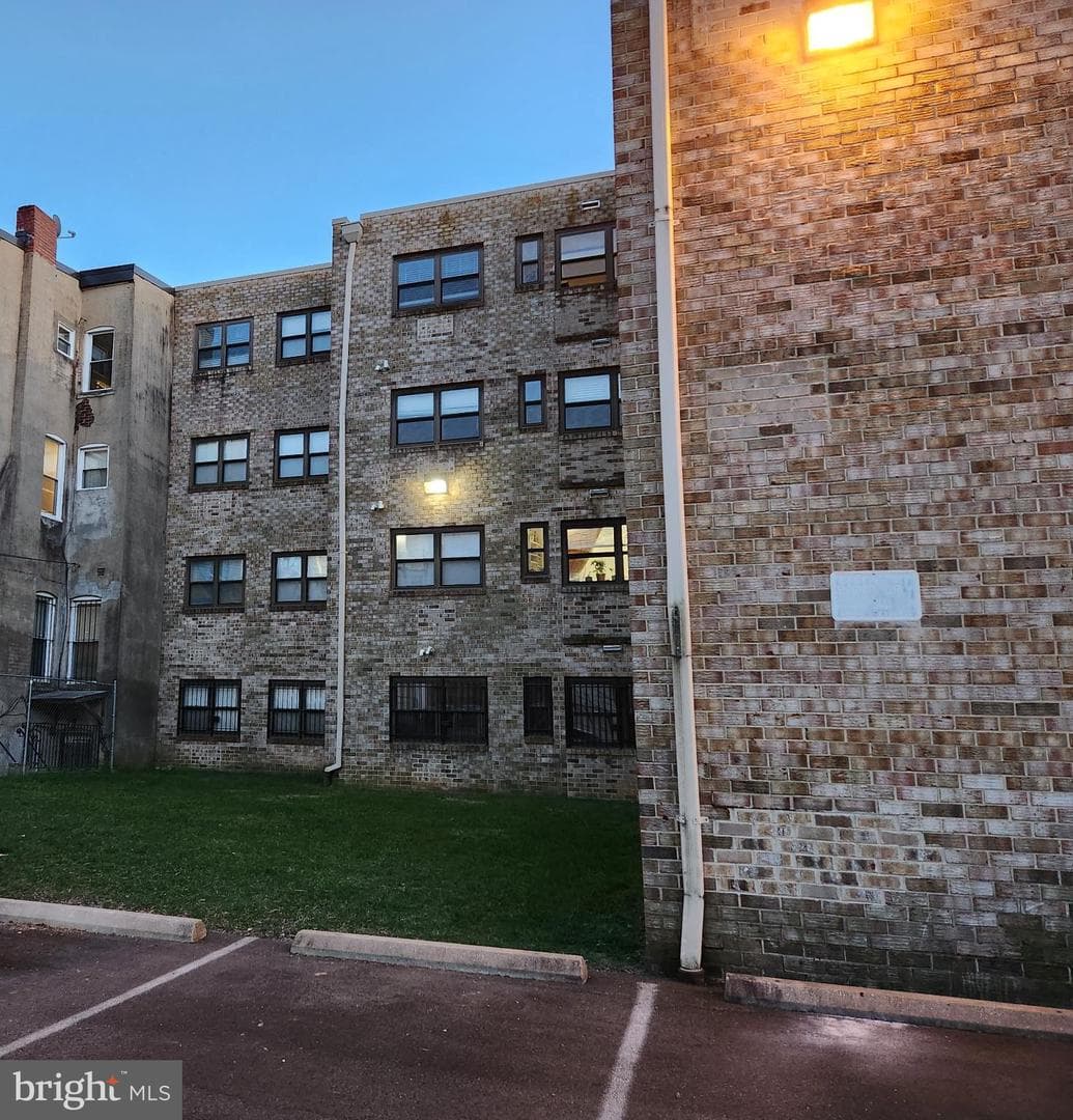 1429 Girard Street NW #205 photo 40