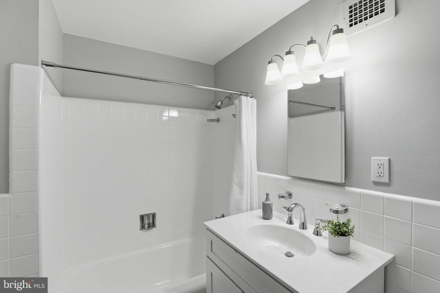 4301 Massachusetts Avenue NW #8007 photo 20