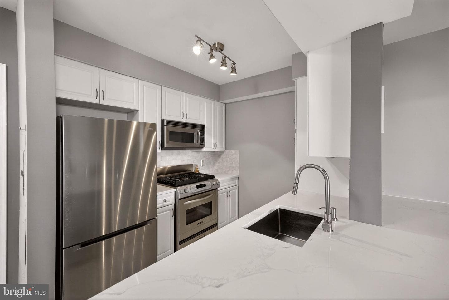 555 Massachusetts Avenue NW #1319 photo 13