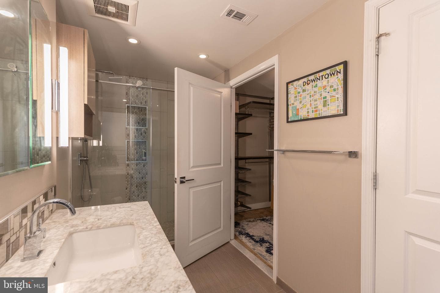 555 Massachusetts Avenue NW #1319 photo 27