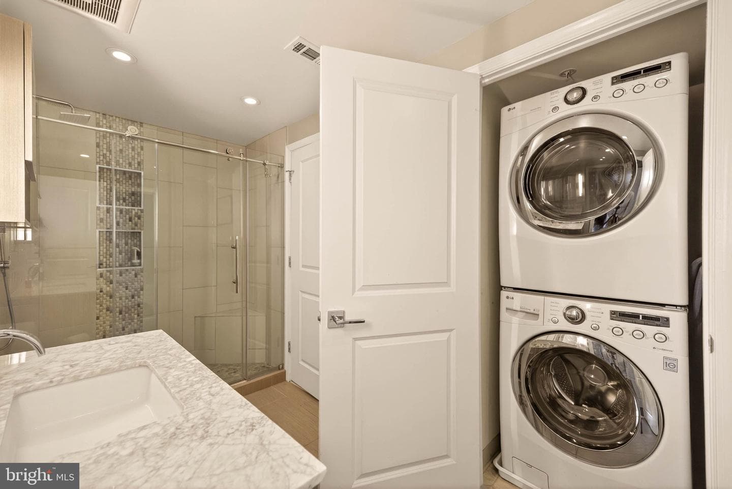 555 Massachusetts Avenue NW #1319 photo 5