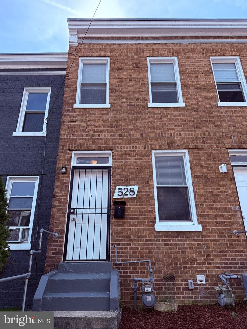 528 Hobart Place NW photo 3