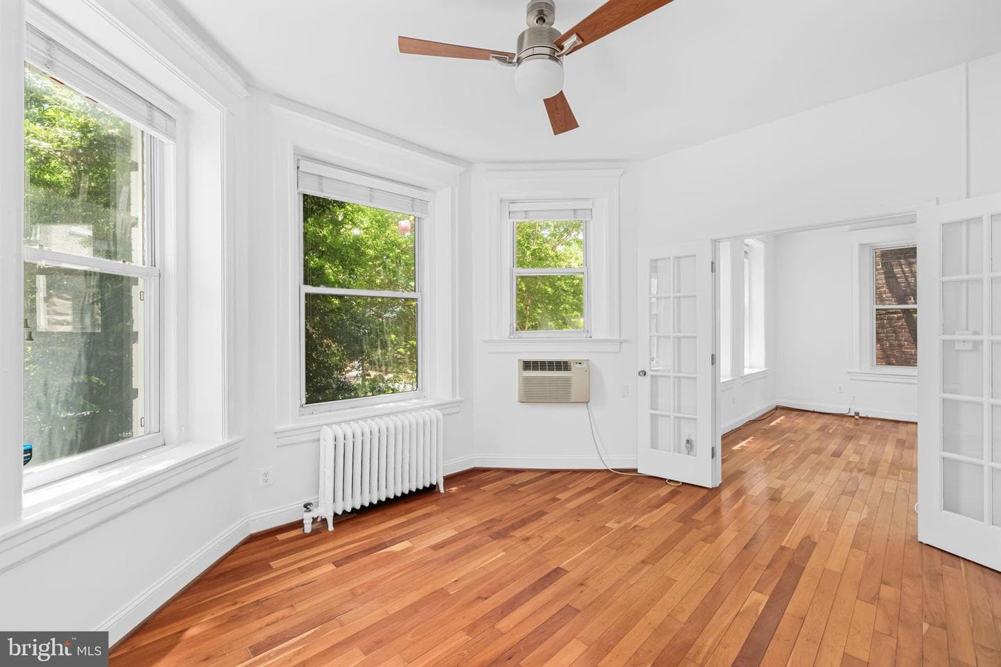 1855 Calvert Street NW #102 photo 14