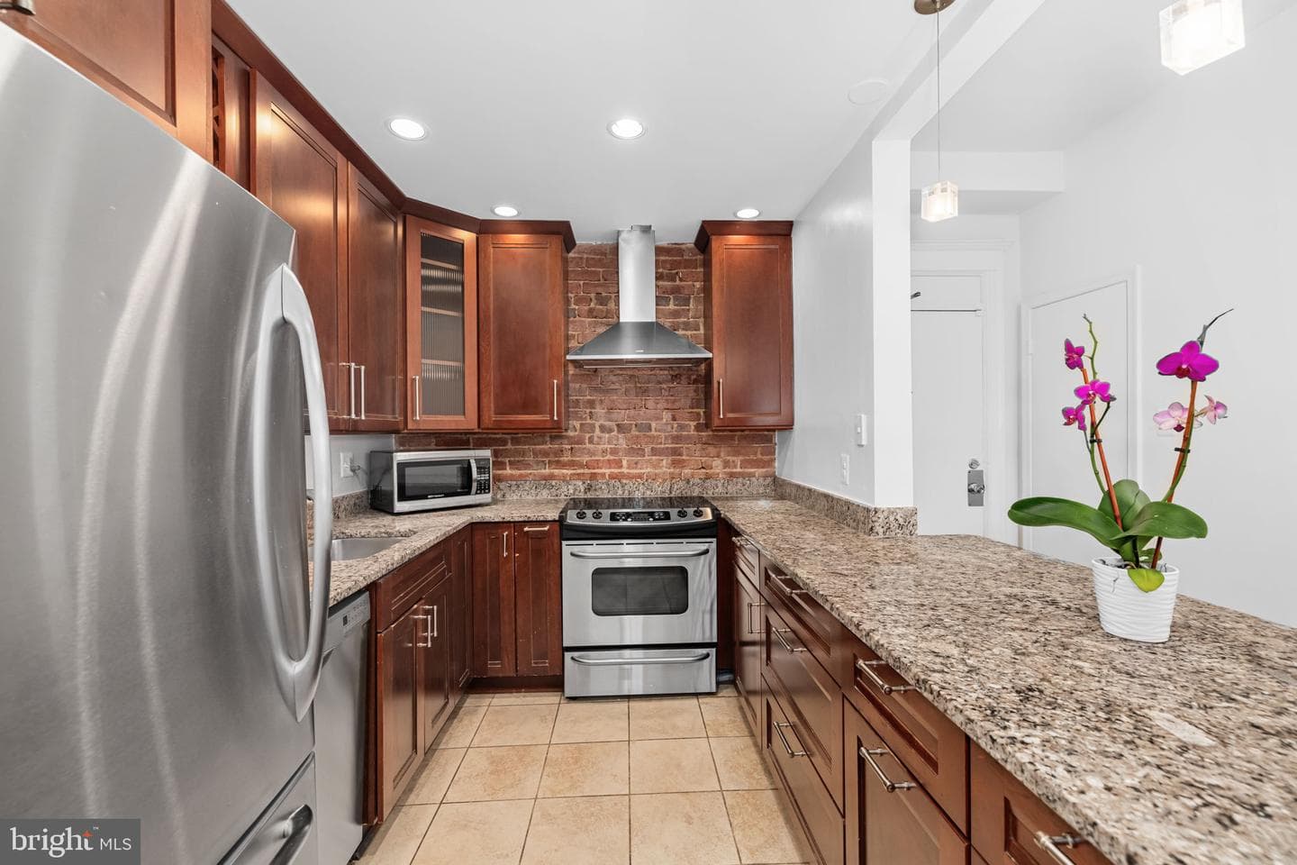 1855 Calvert Street NW #102 photo 9