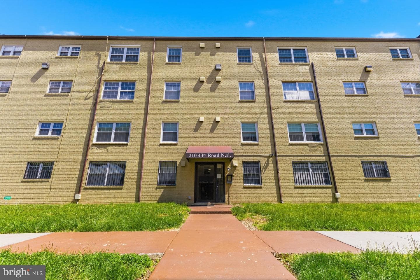 210 43rd Road NE #103