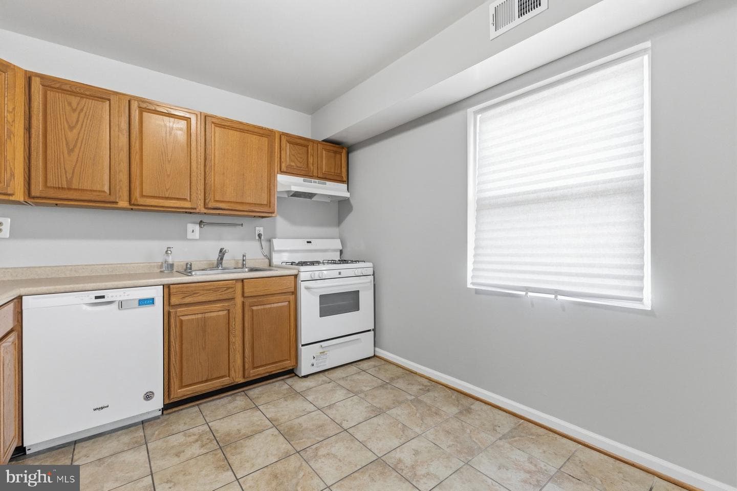 210 43rd Road NE #103 photo 3