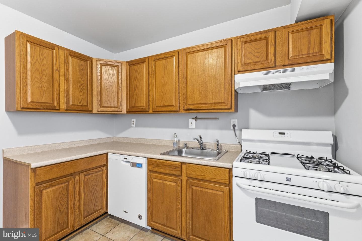 210 43rd Road NE #103 photo 4