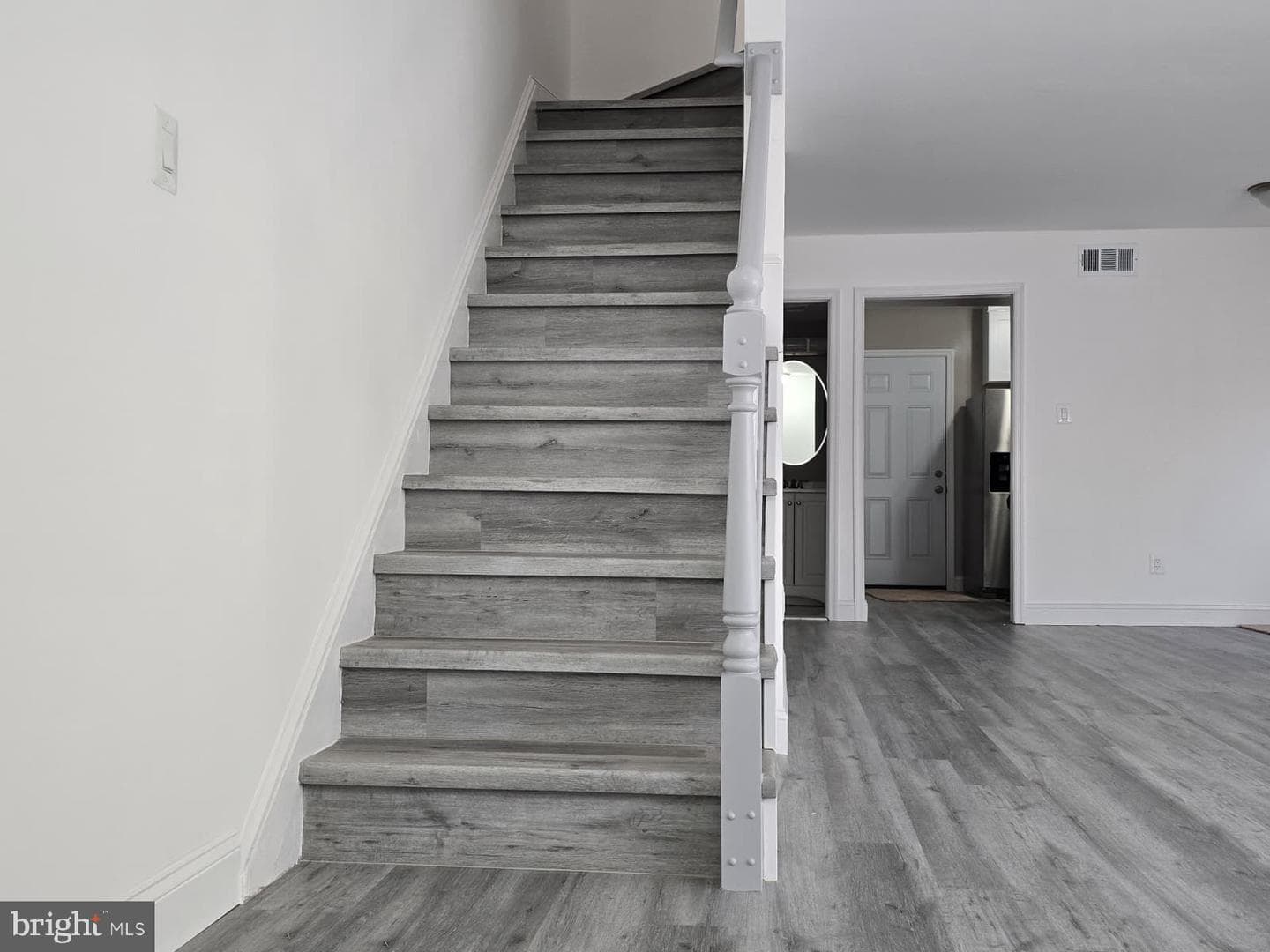 5320 Jay Street NE photo 3