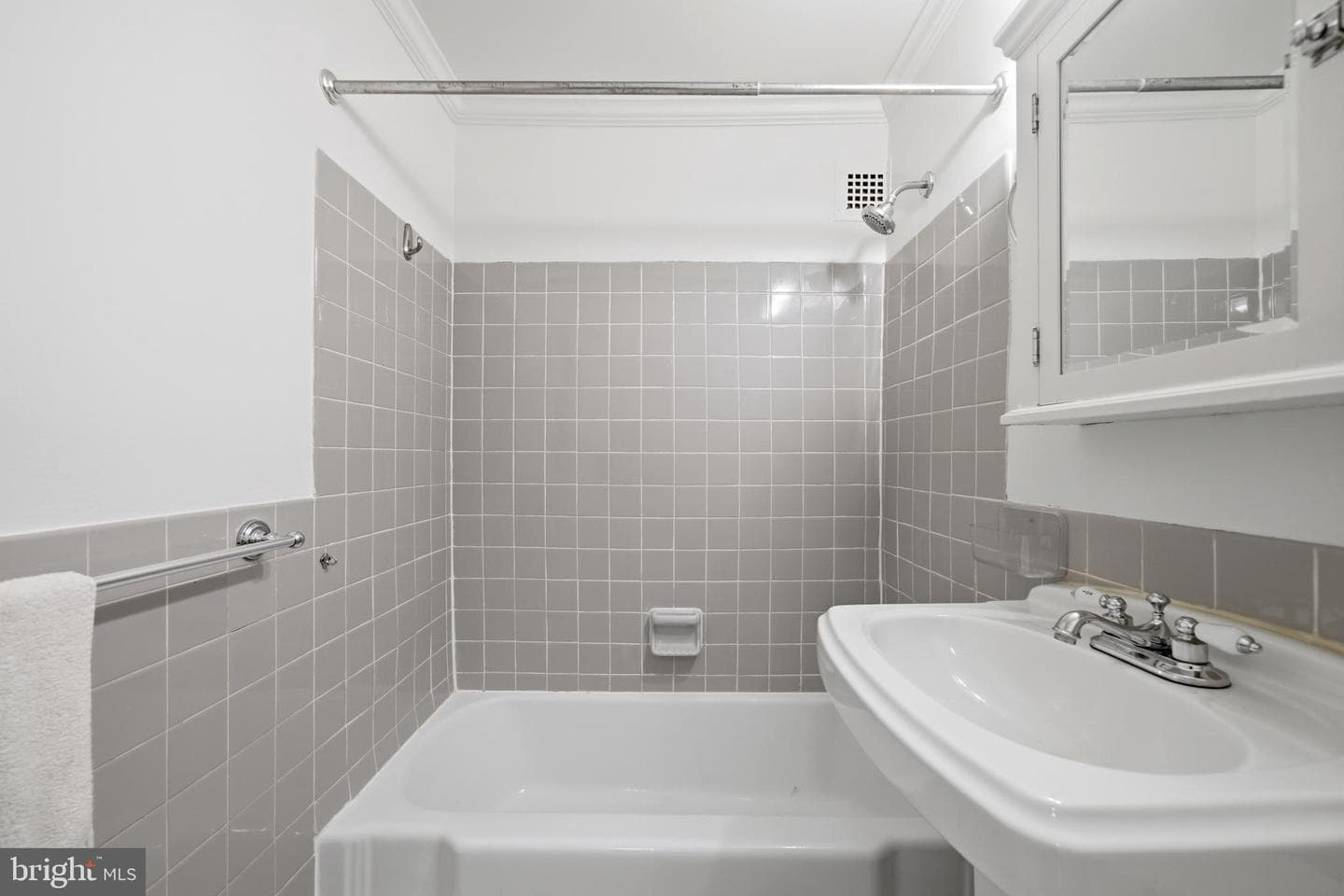 4000 Tunlaw Road NW #220 photo 23
