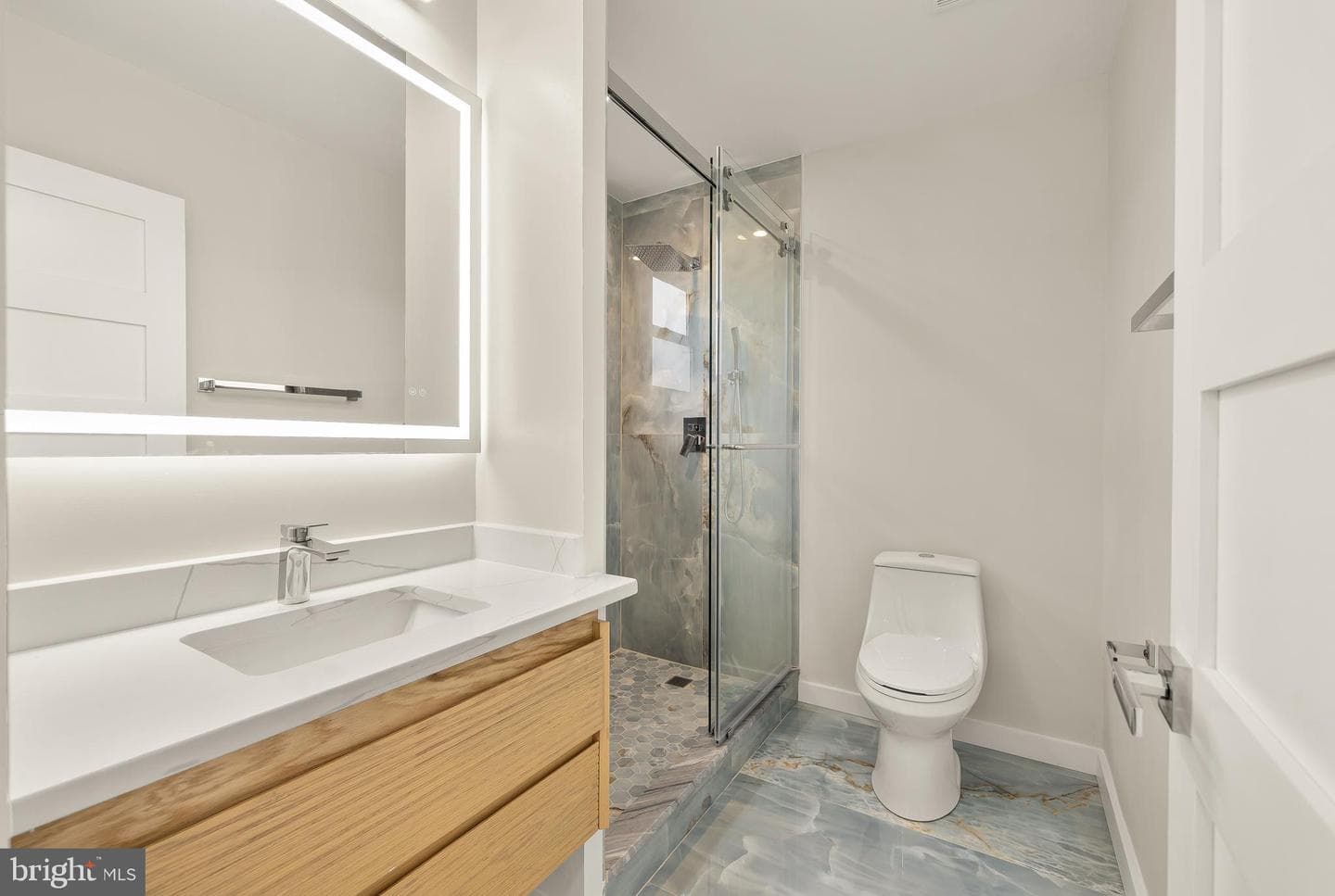 1516 Levis Street NE #2 photo 37