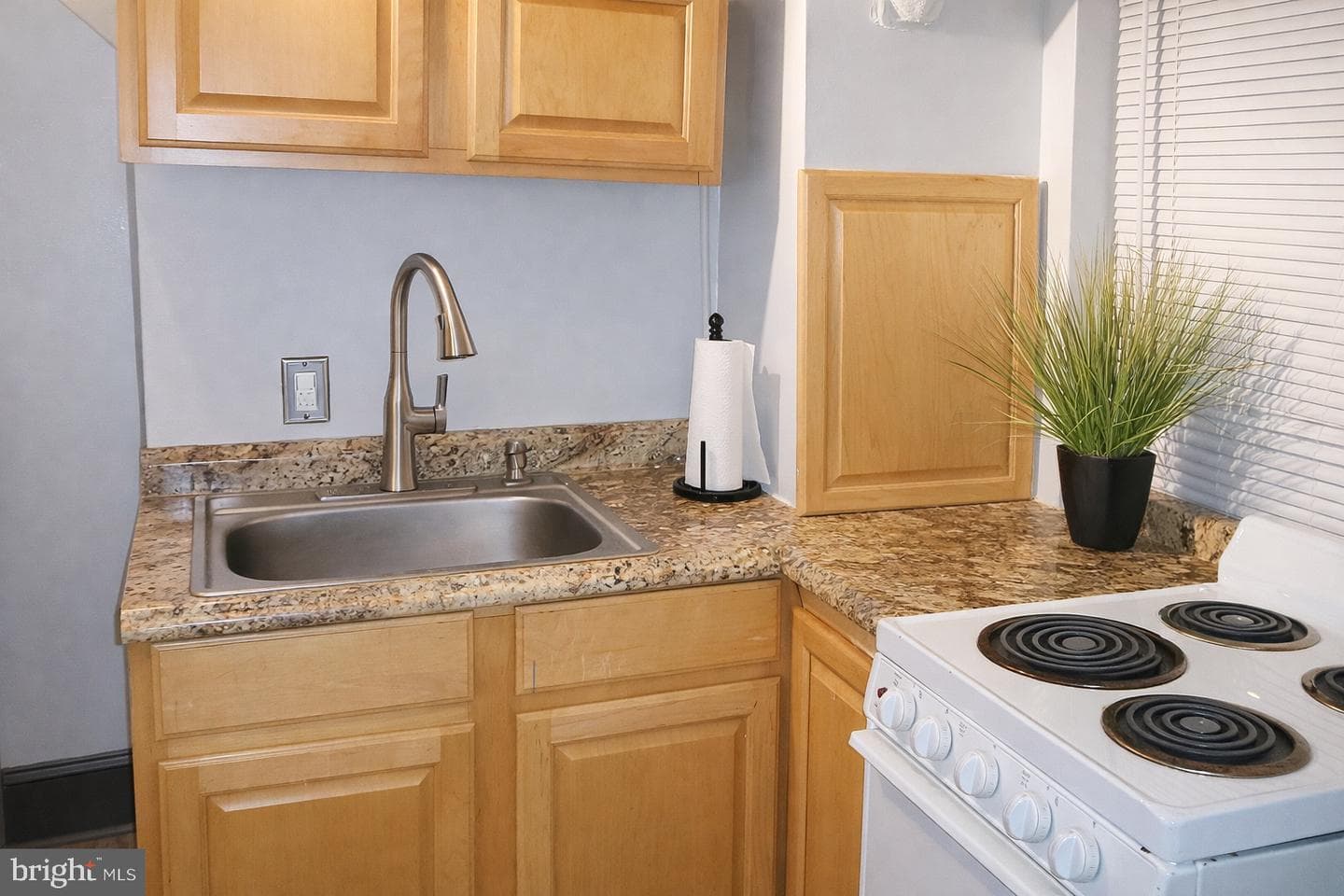 1122 Columbia Road NW photo 35