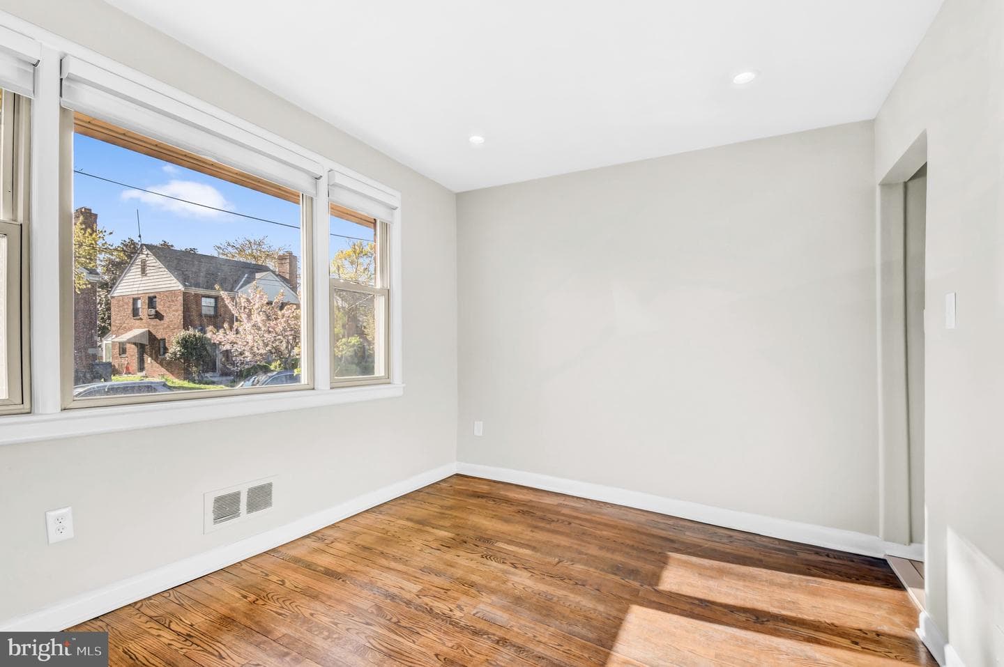 6617 13th Place NW photo 9